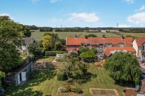 4 bedroom semi-detached house for sale