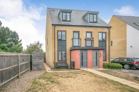 3 bedroom semi-detached house for sale
