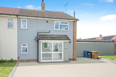 4 bedroom end of terrace house for sale