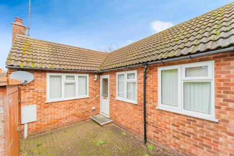 2 bedroom semi-detached bungalow for sale