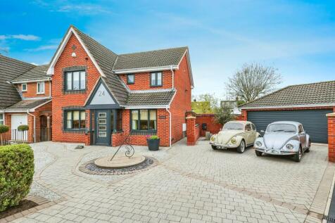 4 bedroom detached house for sale