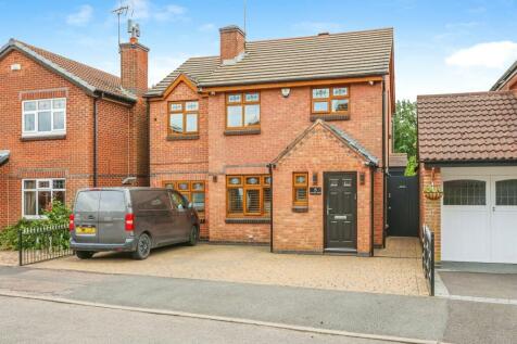 4 bedroom detached house for sale