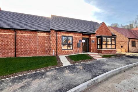 2 bedroom semi-detached bungalow for sale