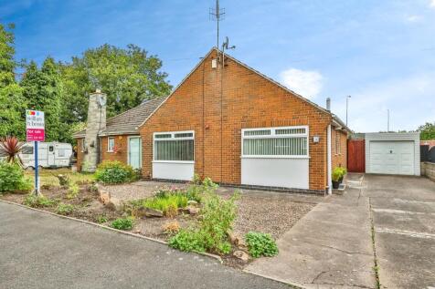 2 bedroom semi-detached bungalow for sale