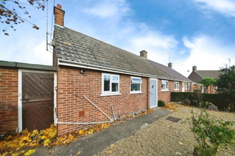 2 bedroom semi-detached bungalow for sale