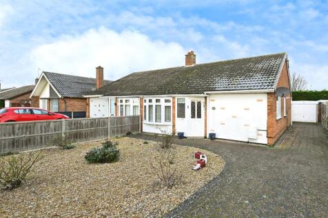 3 bedroom semi-detached bungalow for sale