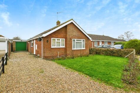 2 bedroom detached bungalow for sale