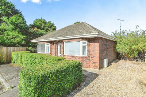 2 bedroom detached bungalow for sale