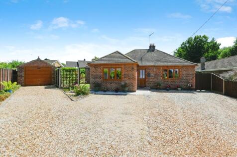 3 bedroom detached bungalow for sale