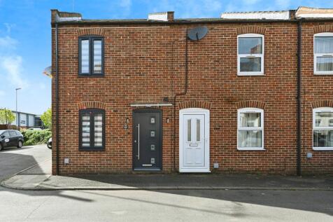 2 bedroom end of terrace house for sale