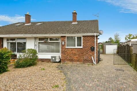 2 bedroom semi-detached bungalow for sale