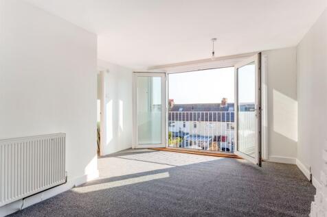 2 bedroom maisonette for sale