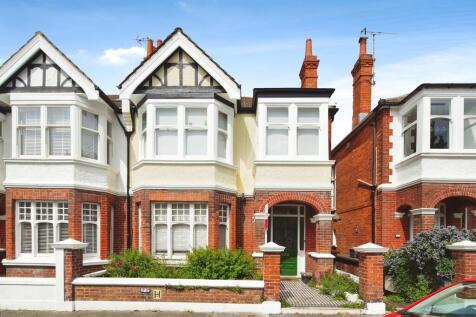 2 bedroom ground floor flat for sale
