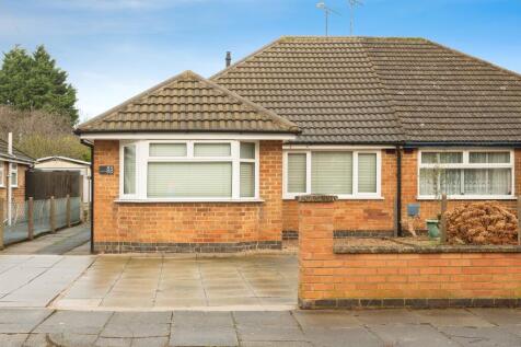 3 bedroom semi-detached bungalow for sale