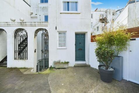 2 bedroom maisonette for sale