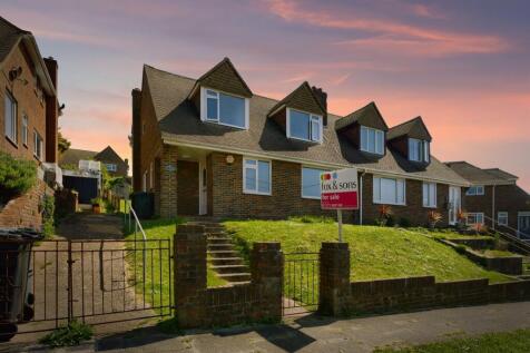 4 bedroom semi-detached house for sale