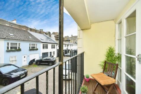 2 bedroom mews property for sale