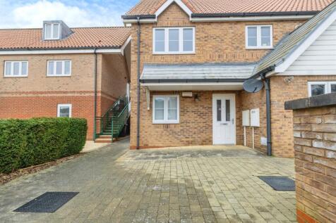2 bedroom ground floor flat for sale