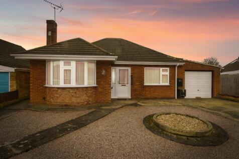 2 bedroom detached bungalow for sale