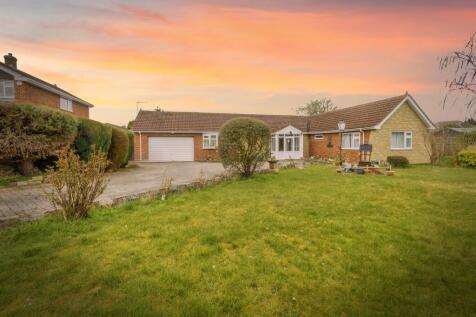 3 bedroom detached bungalow for sale