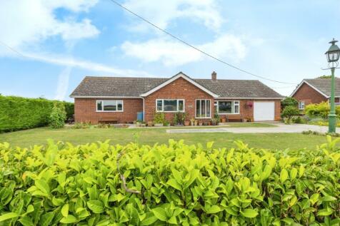 4 bedroom detached bungalow for sale