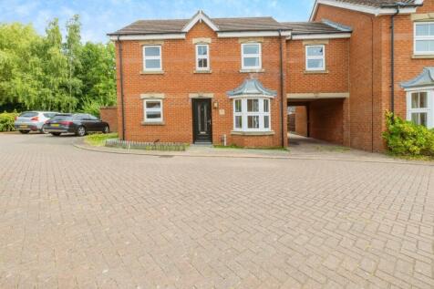 4 bedroom link detached house for sale