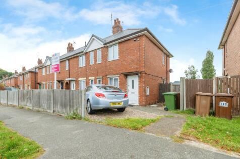 2 bedroom semi-detached house for sale