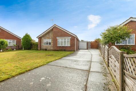 2 bedroom detached bungalow for sale