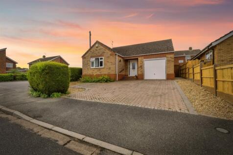 3 bedroom detached bungalow for sale