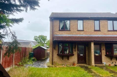 2 bedroom semi-detached house for sale