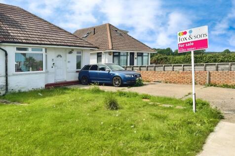 2 bedroom semi-detached bungalow for sale