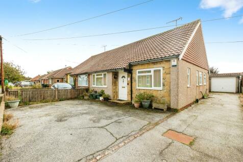 2 bedroom semi-detached bungalow for sale