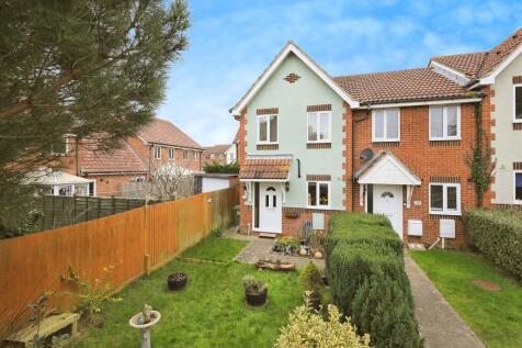 2 bedroom end of terrace house for sale