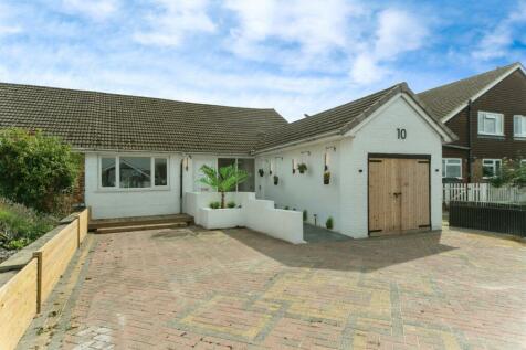 3 bedroom semi-detached bungalow for sale