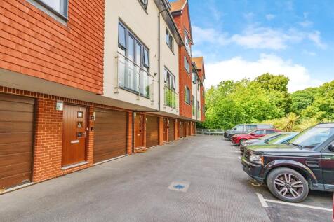 5 bedroom terraced house for sale