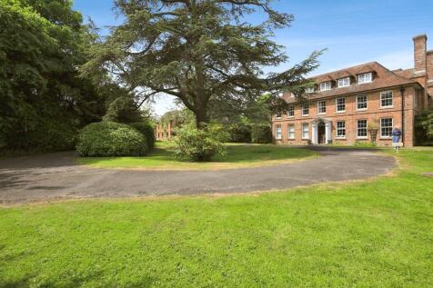 1 bedroom ground floor flat for sale