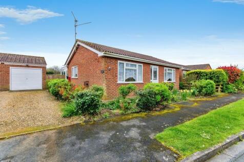 2 bedroom detached bungalow for sale