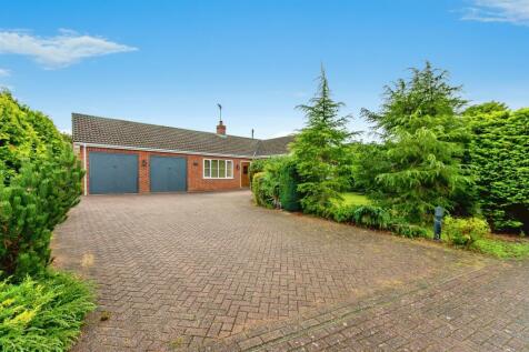 3 bedroom detached bungalow for sale