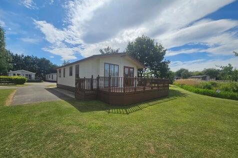 2 bedroom lodge for sale