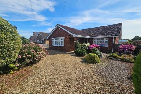 4 bedroom detached bungalow for sale