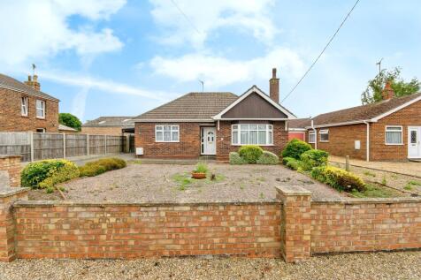 2 bedroom detached bungalow for sale