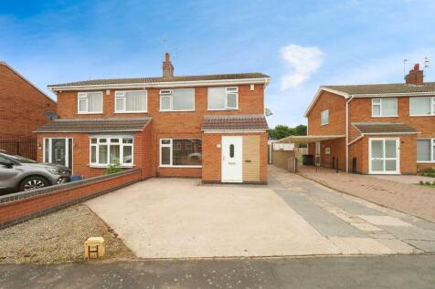 3 bedroom semi-detached house for sale