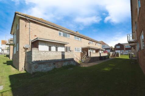 2 bedroom ground floor flat for sale