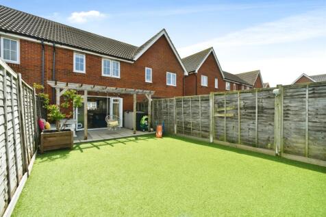 3 bedroom terraced house for sale