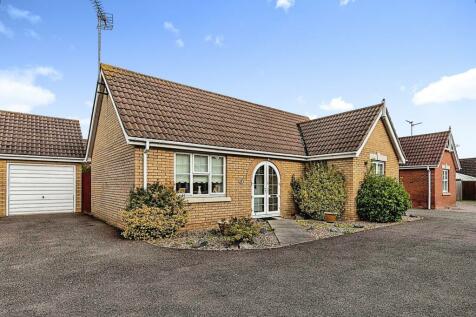 2 bedroom detached bungalow for sale