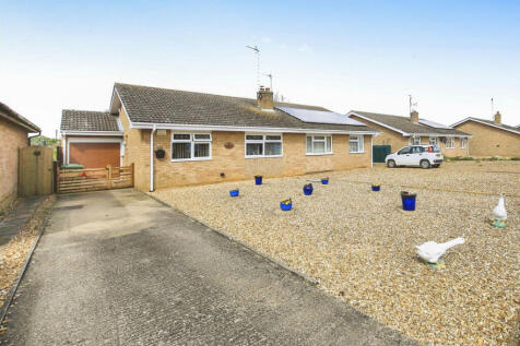 3 bedroom semi-detached bungalow for sale