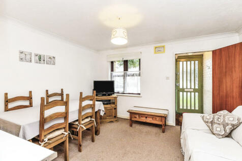 1 bedroom end of terrace house for sale