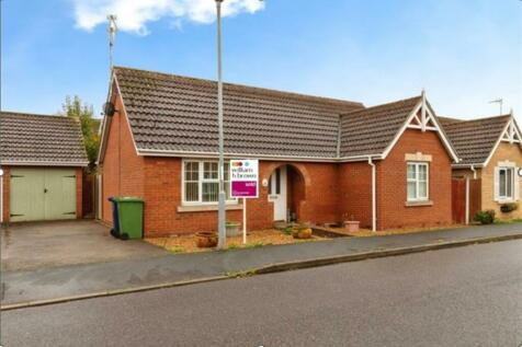 2 bedroom detached bungalow for sale