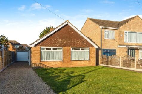 2 bedroom detached bungalow for sale