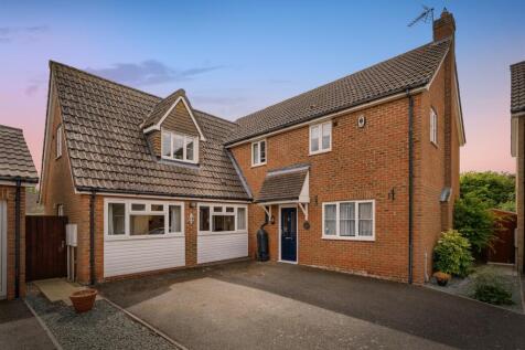 5 bedroom detached house for sale